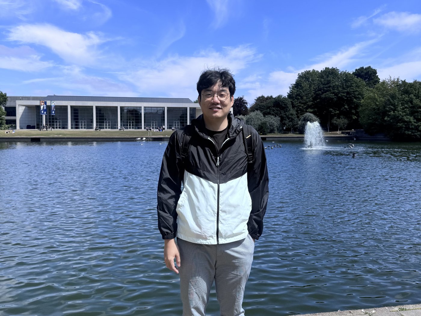 Yonggwan Lee
